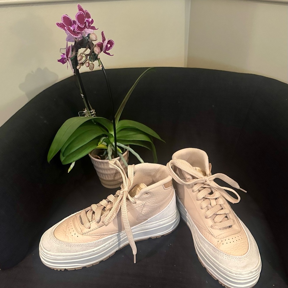 Reebok Club C Geo Mid Sneaker